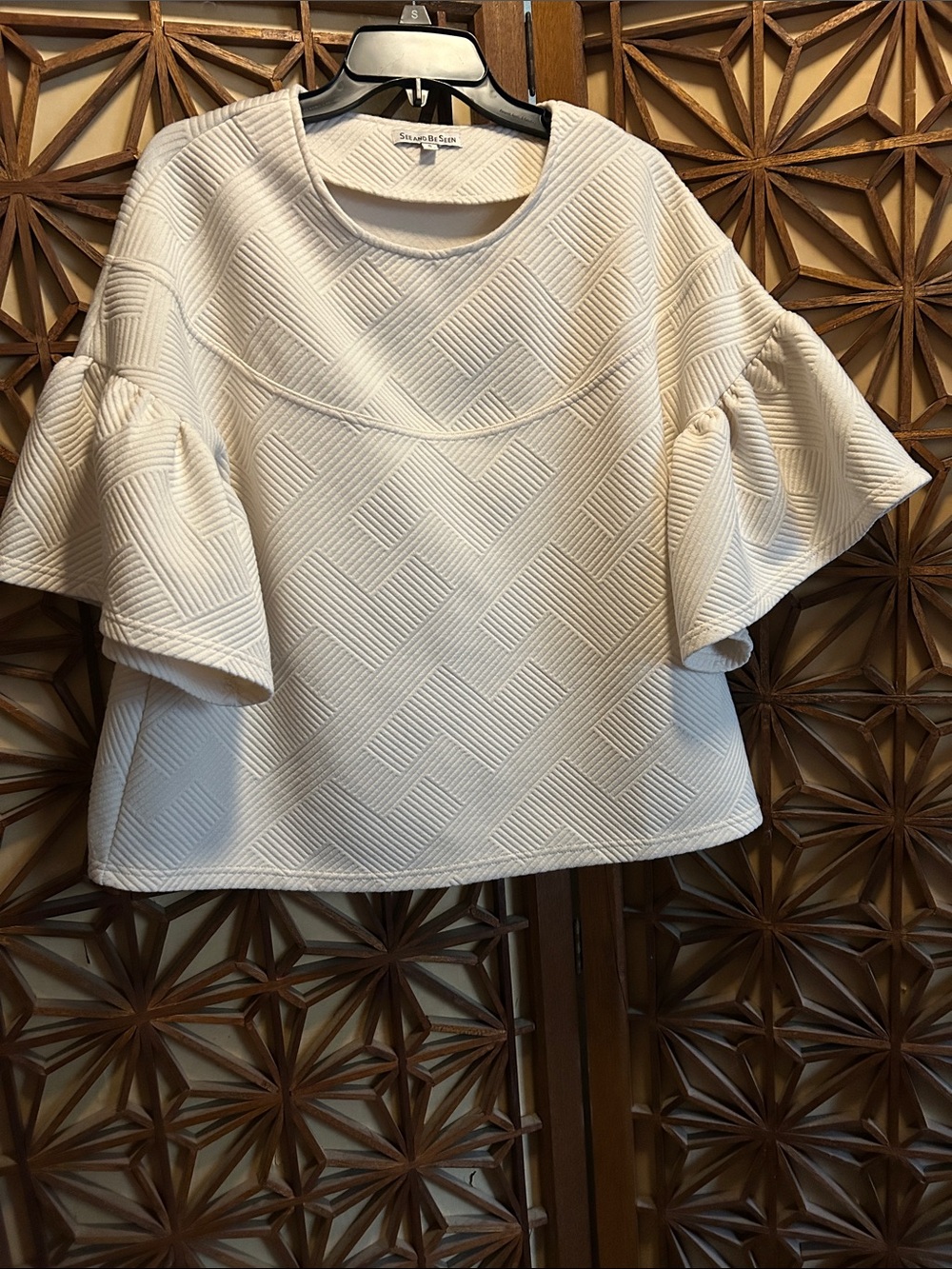 See And Be Seen Cream Geometric Ruffle-Sleeve Top oversized small
